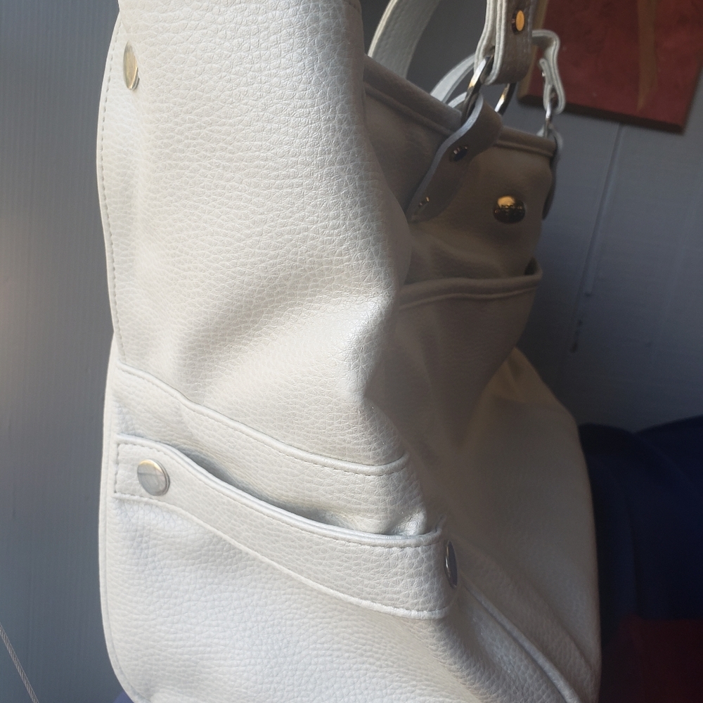**SOLD** Petote Metro Classic pet carrier **Hostess pick!!** - Picture 10 of 12